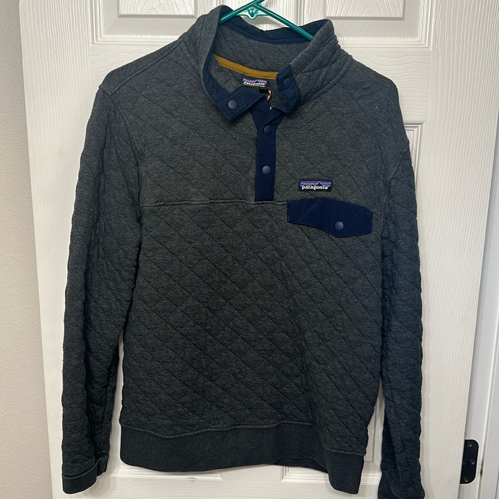 Men’s Patagonia sweater